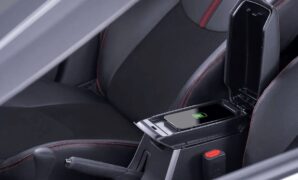 Interior Mobil dengan Wireless Charging Terbaik 2025